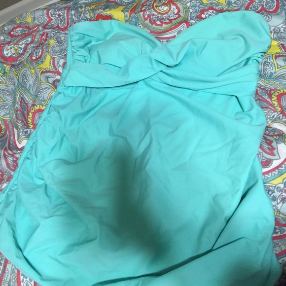 Liz Lange maternity swim top