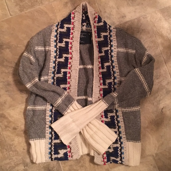 American Eagle patterned open cardigan sweater