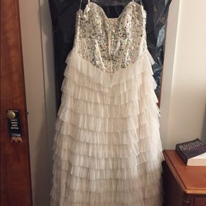 Full length deb prom dress