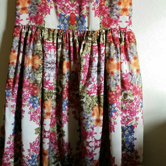 Pretty Maggy  London Dress - Picture 2 of 3