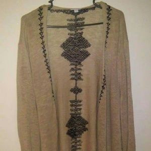 Feel the pre-love..... Ladies Aztec print sweater.