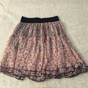 Floral mini skirt!