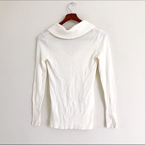 Guess Cream Sweater - Picture 2 of 2