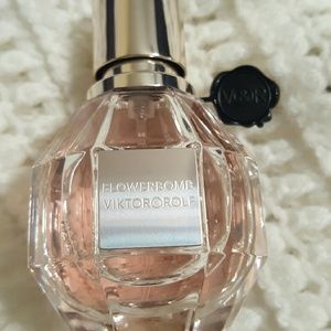 VIKTOR & ROLF Flowerbomb