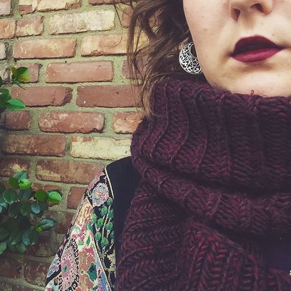 Meet your Posher, Amanda - Picture 3 of 4