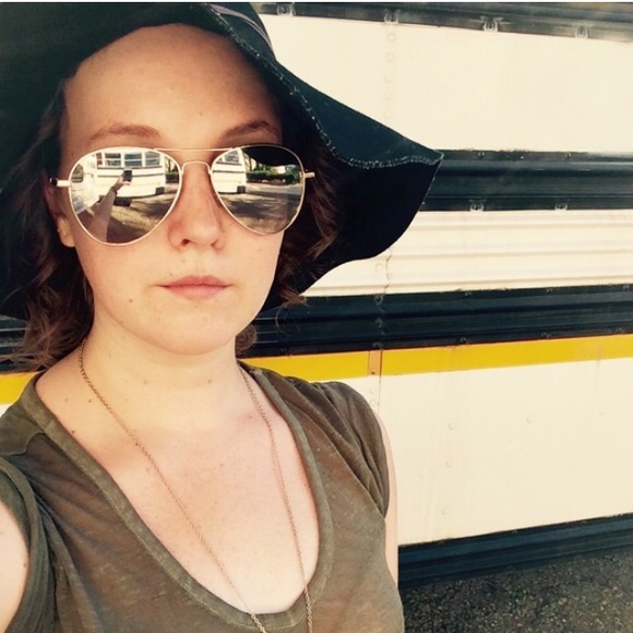 Meet your Posher, Amanda - Picture 4 of 4