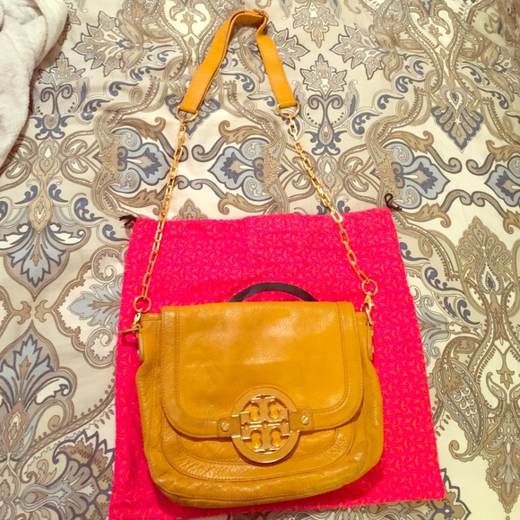 Tory Burch Leather Amanda Messenger Bag