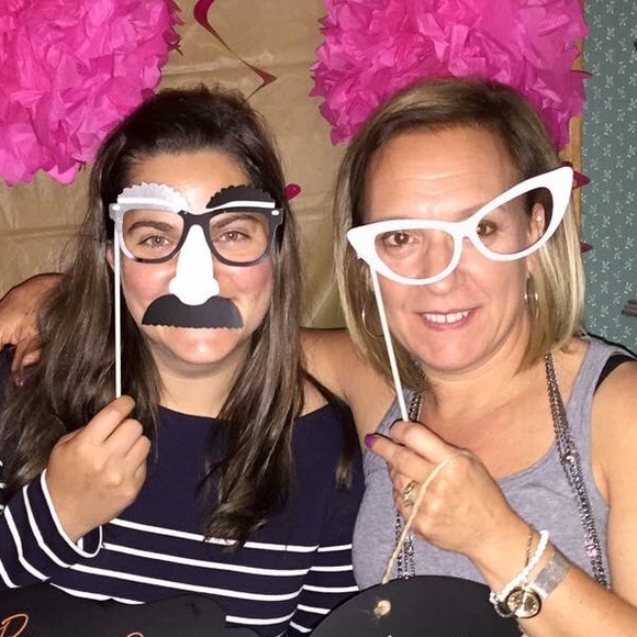 Meet your Posher, Mikaela - Picture 3 of 4