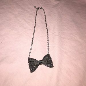 Hot topic bow necklace
