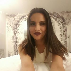 Meet your Posher, Claudia