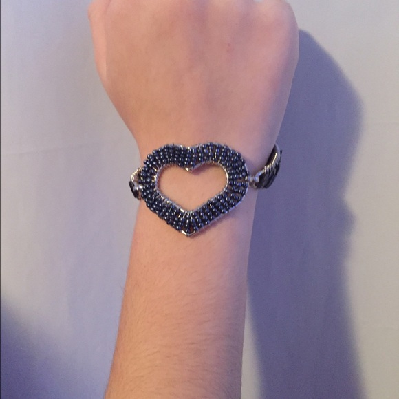 Heart shaped bracelet - Picture 2 of 2