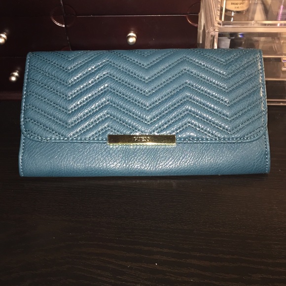 Guess Wallet new - Picture 1 of 4