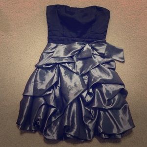 Beautiful dress that I've outgrown.