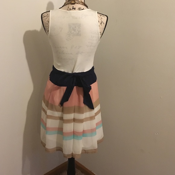Fun Spring/Summer Dress - Picture 2 of 3