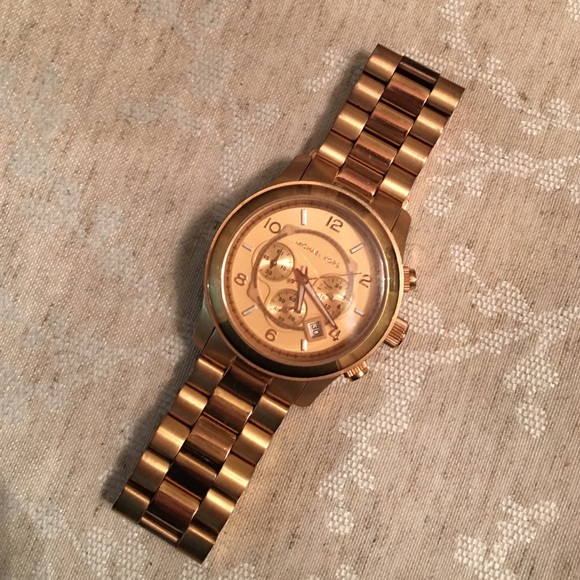 Michael Kors Runway Rose Gold Watch