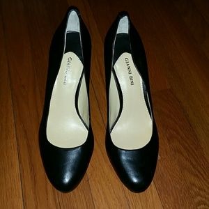 Gianni Bini black leather pumps sz 10!!!