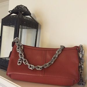 Trendy Baguette w/Pop Top Crossbody Strap