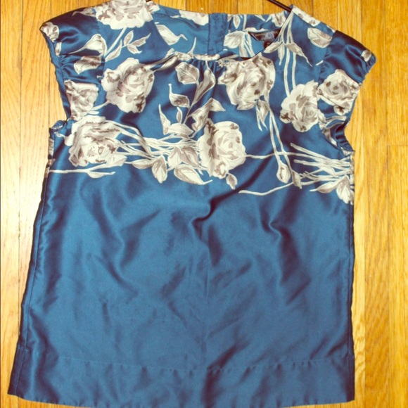 Silken blue top from Banana Republic (Size: PS)