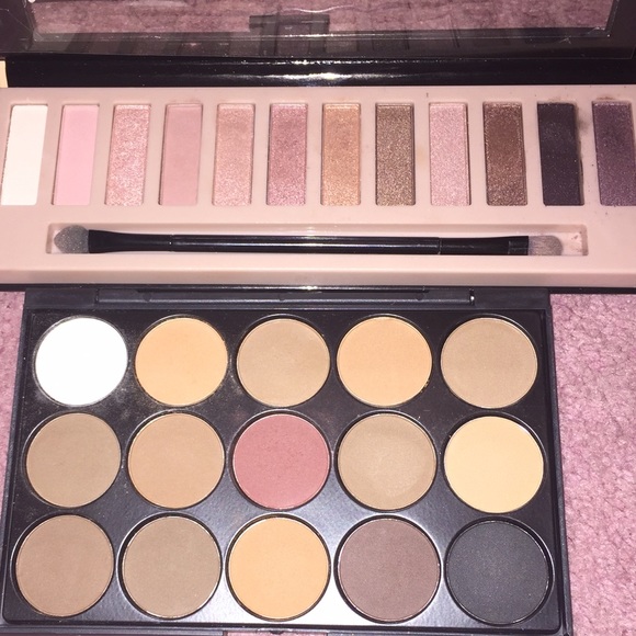 2 eyeshadow palettes