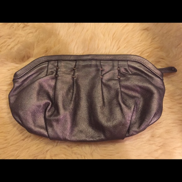 Silver Gap Clutch in Learher