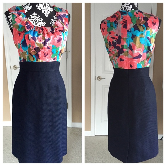 Tahari Dresses & Skirts - Tahari Floral Print Dress