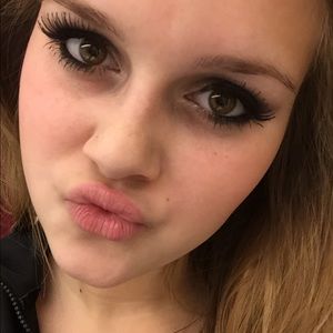 Meet your Posher, Leanna