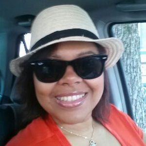 Meet your Posher, Yokayra