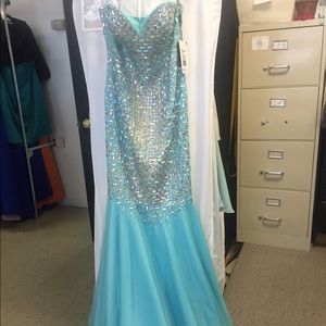 Terani Couture Prom dress