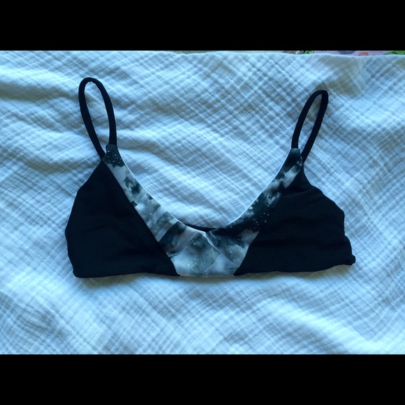 📍SOLD📍 Mohala Beach Bikini Top