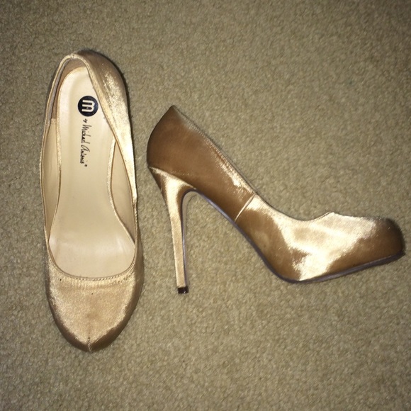Michael Antonio size 8. Bought for wedding..