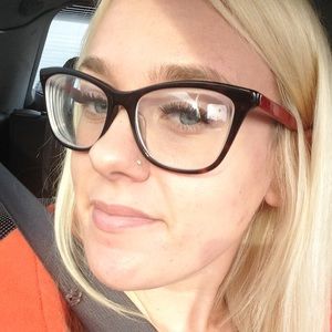 Meet your Posher, Sanoma