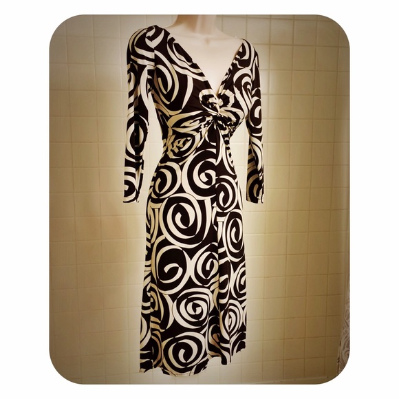 Dresses & Skirts - Long Sleeved Brown/Cream Patterned Knot Dress