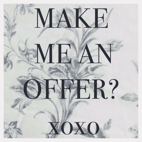Make me a reasonable offer!! 💋