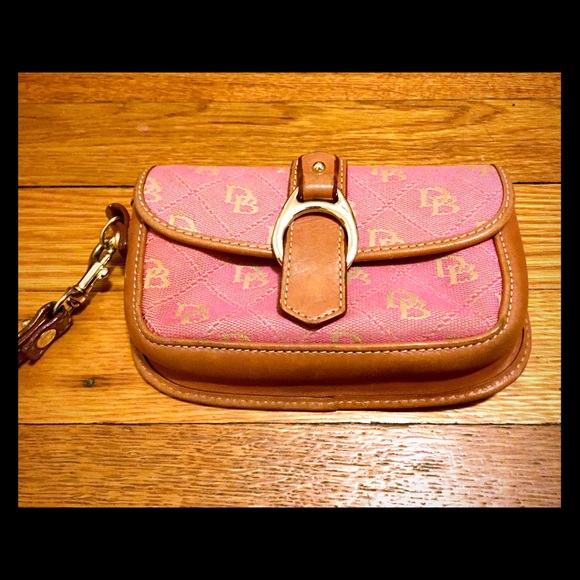 Dooney & Bourke Handbags - Dooney & Bourke Signature Quilt Flap Wristlet