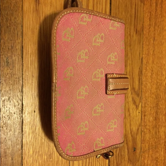 Dooney & Bourke Signature Quilt Flap Wristlet - Picture 3 of 4