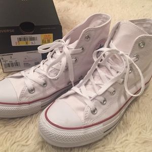 NewConverse Chuch tylor hightops classic white!!