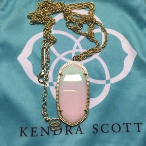 Kendra Scott necklace