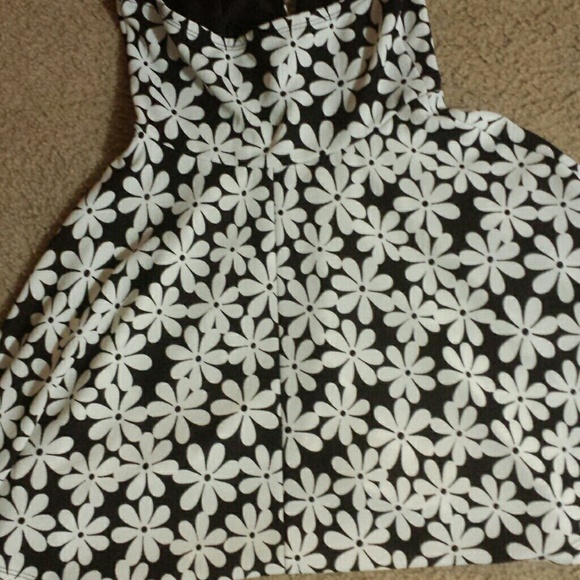 Dress - Picture 2 of 3