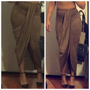 Sexy brown suede skirt with tie in front ! Size sm