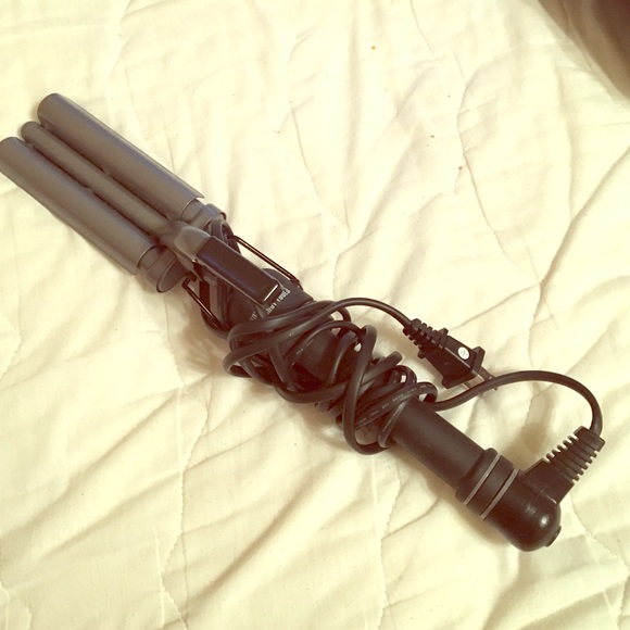 Hot Tools triple barrel waver