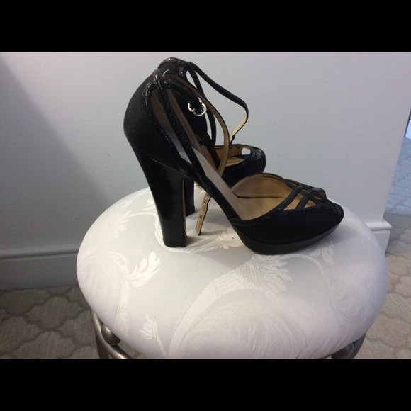 Heels - Picture 2 of 3