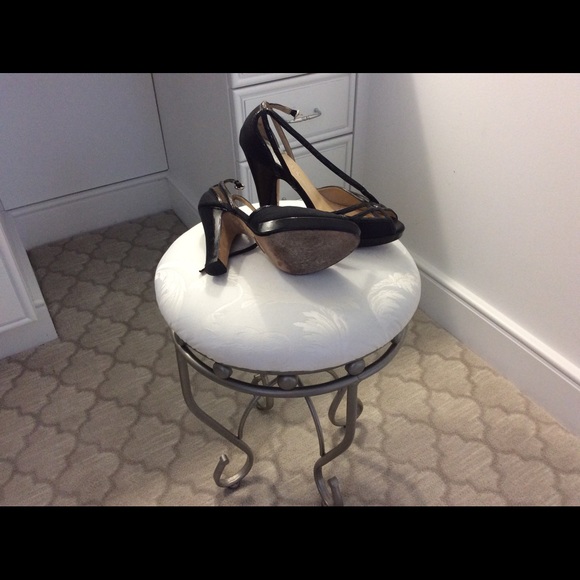 Heels - Picture 3 of 3