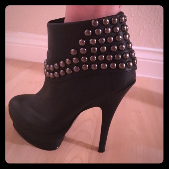 Steve Madden high heel bootie