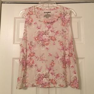 Boho crop top! Would look fab with the fur vest!!