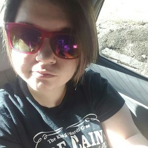 Meet your Posher, Tiffany