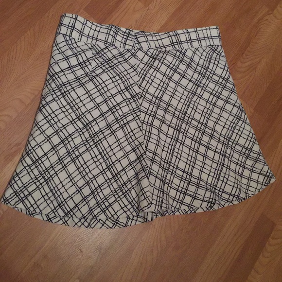 REDUCED: Merona black and white skirt