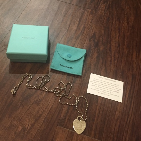 TIFFANY & CO. silver bead necklace with heart