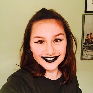 Meet your Posher, Alyssa