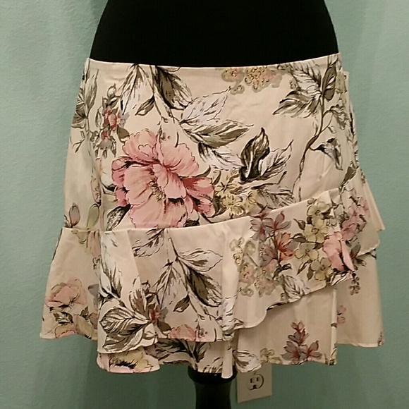 ☆☆Low rise floral skirt