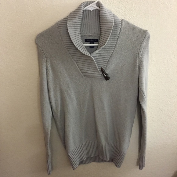Tommy Hilfiger heather gray sweatshirt